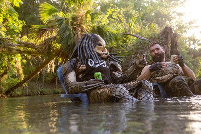 "Thermal Buzz": NFL Star Joins Forces with "Predator: Badlands" for a Thrilling Short