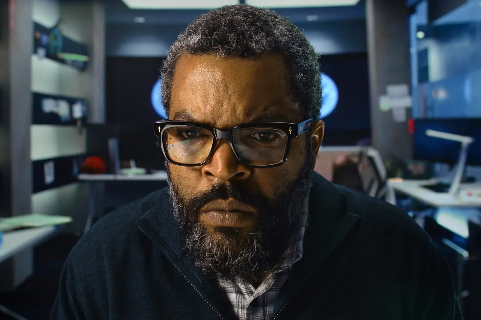 Ice Cube's Alien Invasion Flops