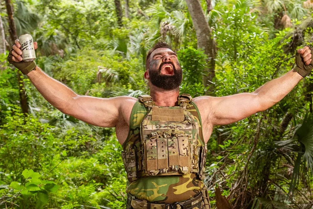 "Thermal Buzz": NFL Star Joins Forces with "Predator: Badlands" for a Thrilling Short