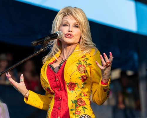 A Galaxy of Stars Salute Dolly Parton: Their Messages of Love and Loss