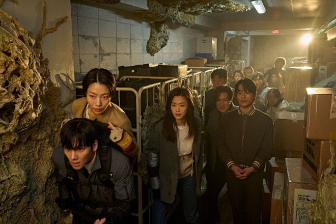 Ready, Set, Scream! Director Yeon Sang-ho Revitalizes the Undead in "Colony"