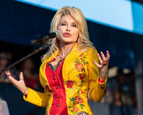A Galaxy of Stars Salute Dolly Parton: Their Messages of Love and Loss